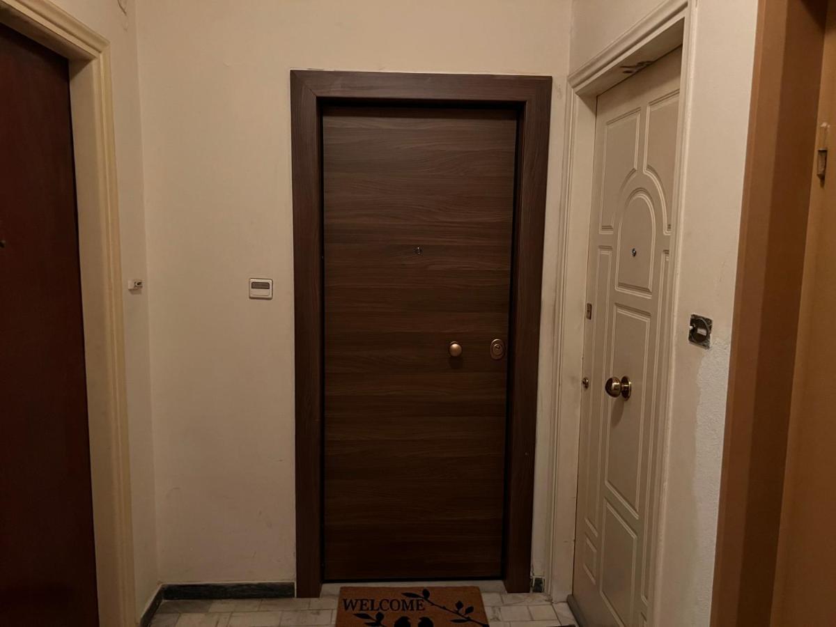 Comfortable 2-Bedroom Apartment Near City Center 100M From Metro Athens Exterior photo